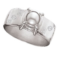 Sleek Ring with Cultured Pearl Sleek Ring with Cultured Pearl