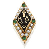 Standard Crown Pearl with Emerald Points Badge