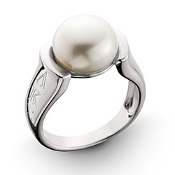 Raised Pearl Ring